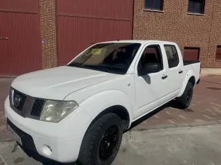 NISSAN NAVARA 2.5 CDI