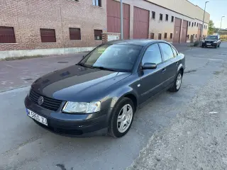 VOLKSWAGEN PASSAT 1.9 TDI 115 CV